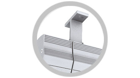 mit Wand-/Deckenhalterung